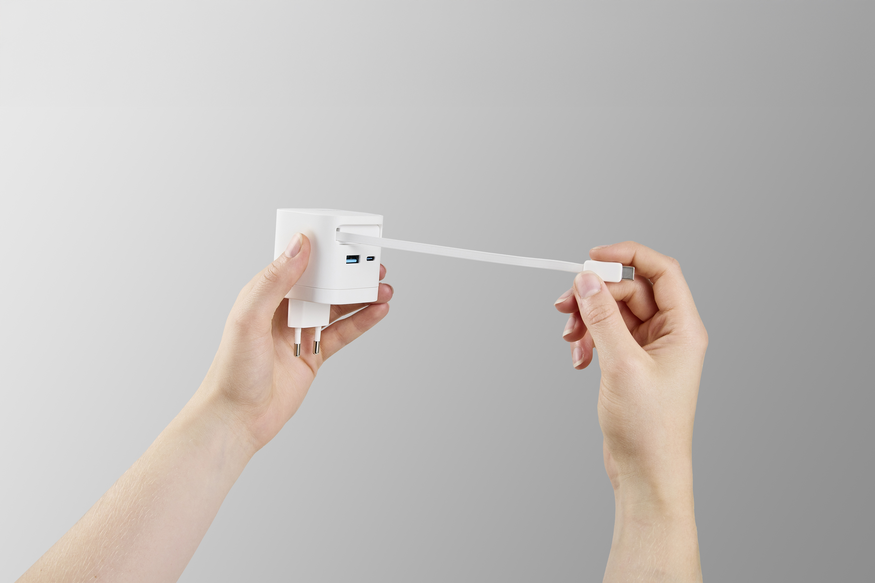 INTENSO Schnellladegerät, 65 W, ausziehbares USB-C Kabel, EU-Stecker, weiß INTENSO Schnellladegerät 7806520, 65 W, weiß