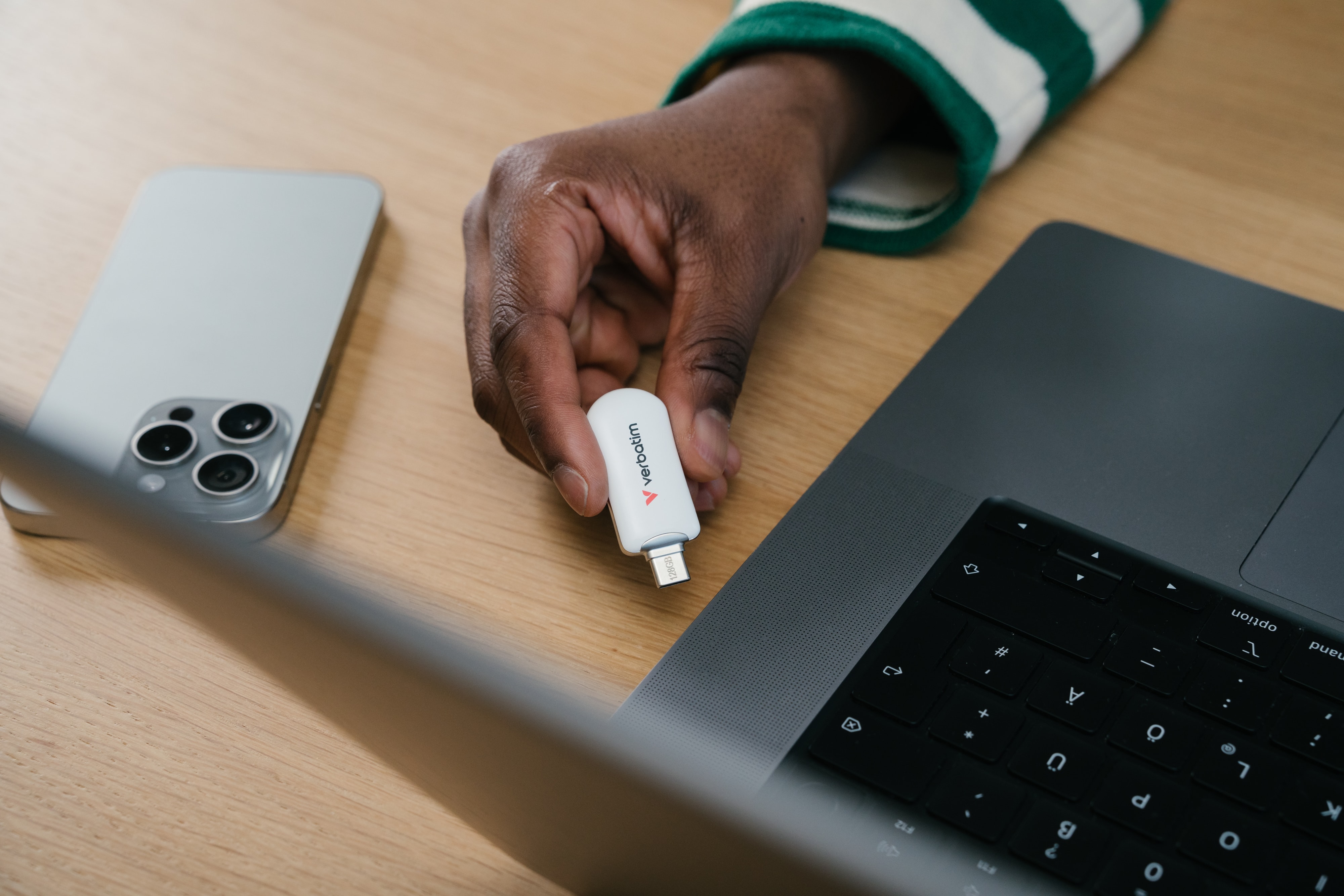 VERBATIM USB-C Stick Plectra 30231 USB 3.2 512GB weiß VERBATIM USB-C Stick Plectra 30231 USB 3.2 512GB weiß