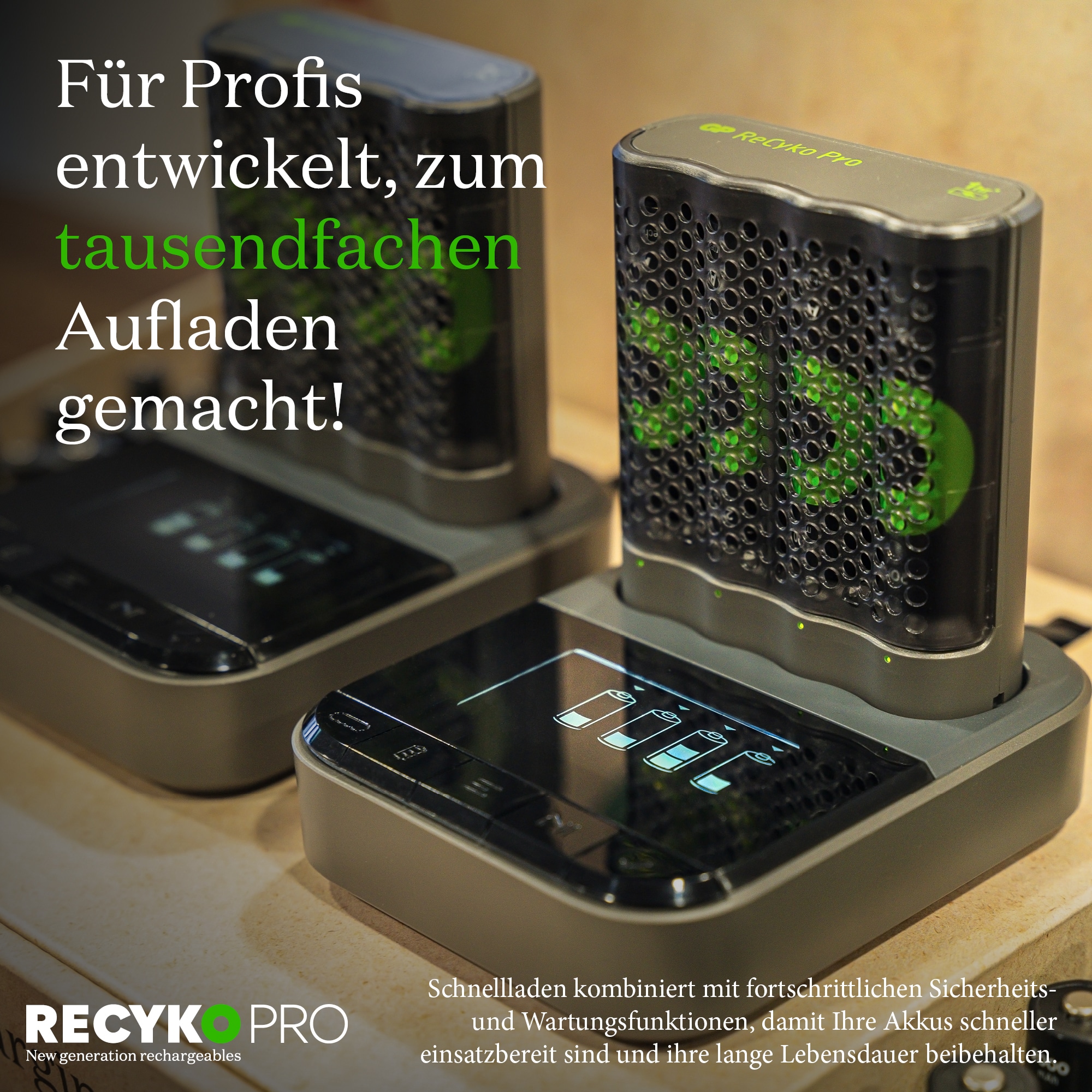RECYKO PRO, MRO „Akku Management Display“, Display, Ladekabel, 2x Ladegerät, 40x Akkus
