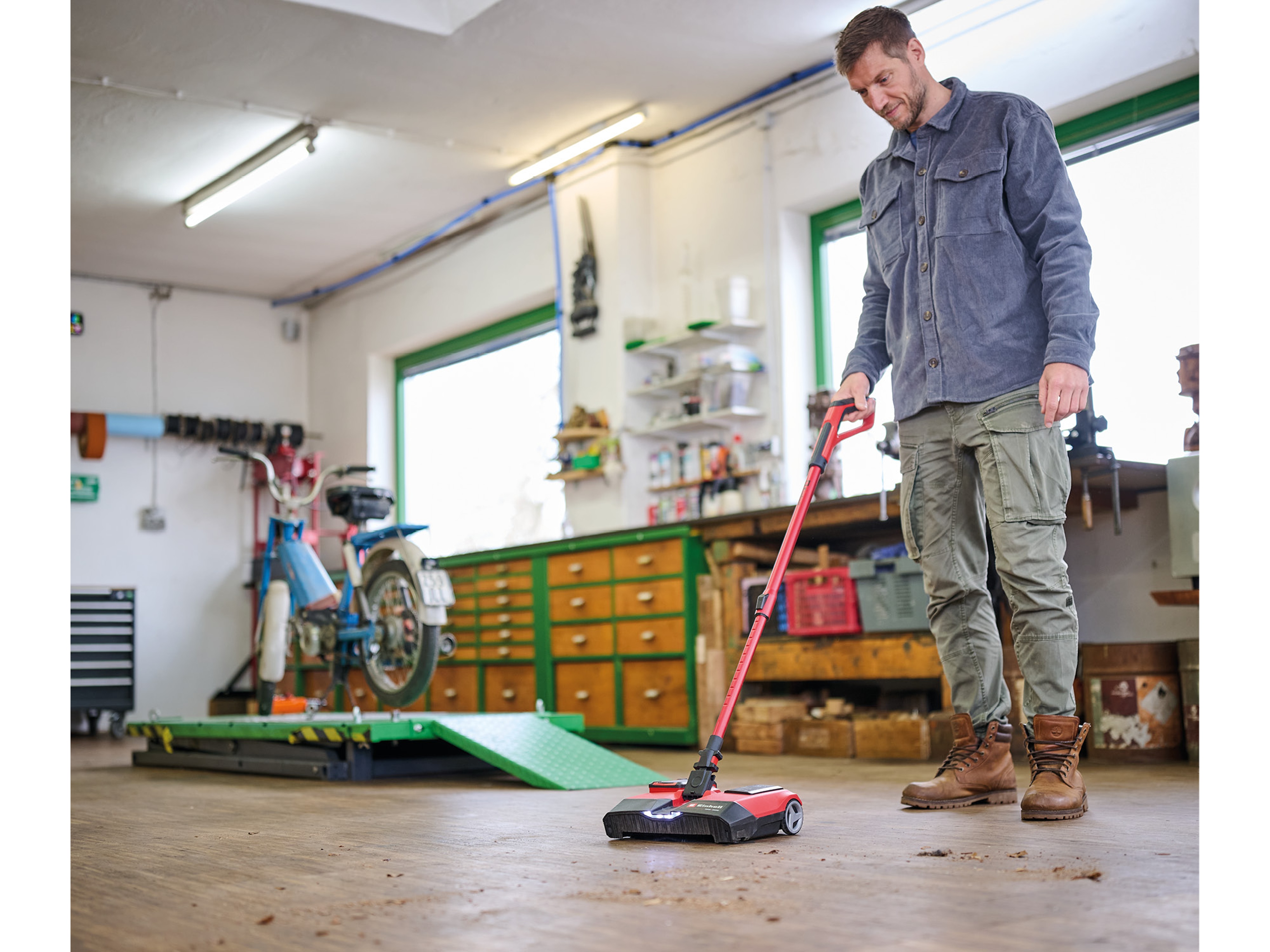 EINHELL Akku-Besen TE-FS 18 Li Kit (1x 4,0 Ah)