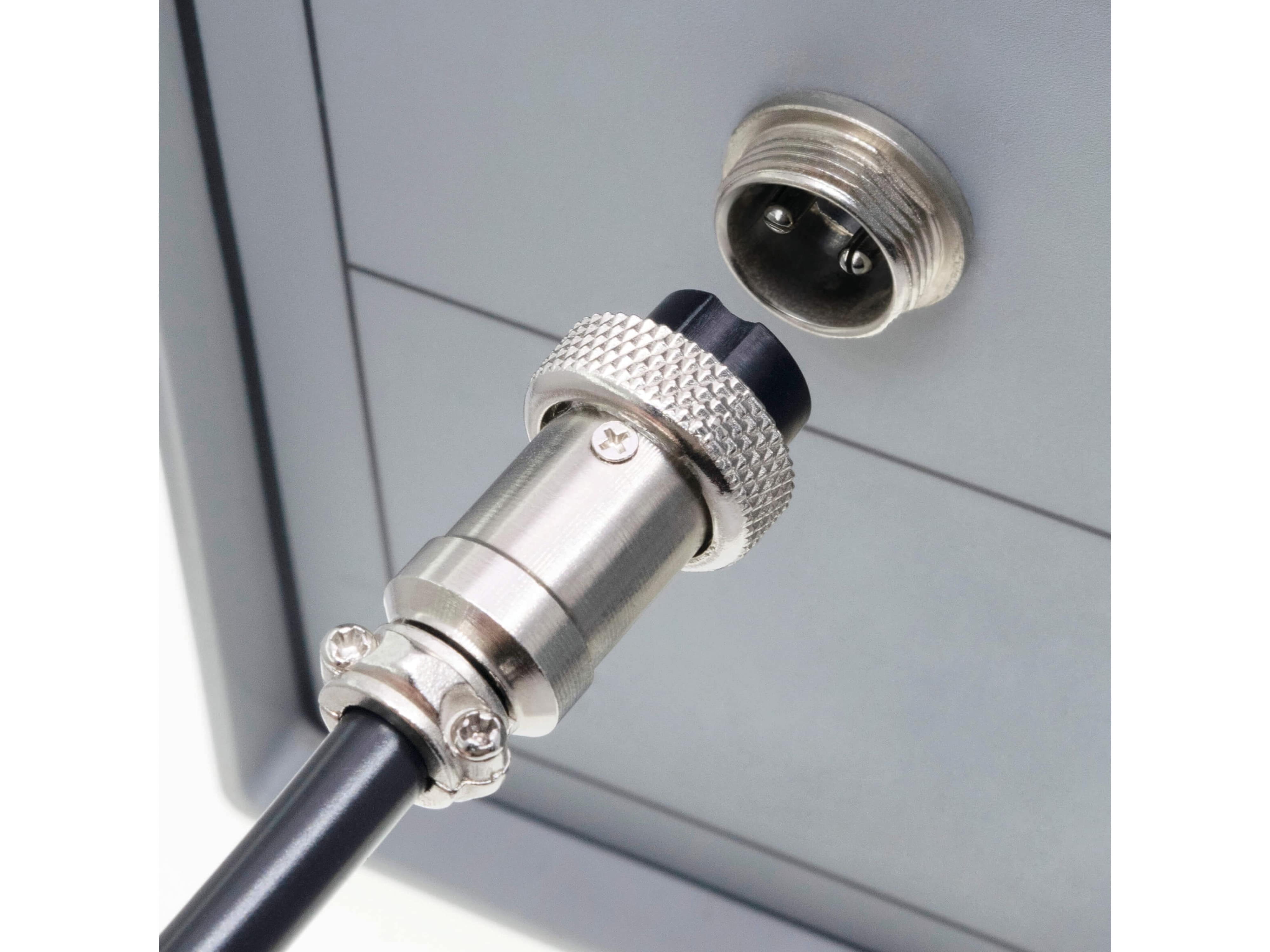 Rundsteckverbinder, 2-polig, 250V, 7A, Lötanschluss, IP55, wire to panel, 1 Stecker + 1 Buchse Rundsteckverbinder, 2-polig, 250V, 7A, Lötanschluss, IP55, wire to panel, 1 Stecker + 1 Buchse